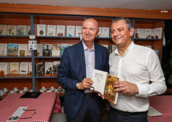 Özgür Özel, Orhan Kemal Müzesi’ni ziyaret etti