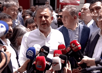 Özgür Özel: “Kan davaları bile bir gün biter, bu bir can davasıdır”