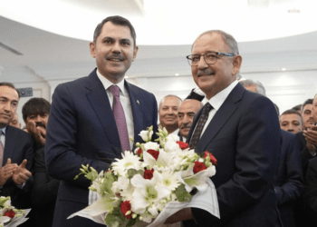 Kurum: “Hiçbir siyaset gözetmeksizin deprem dönüşümünü gerçekleştirmek istiyoruz”