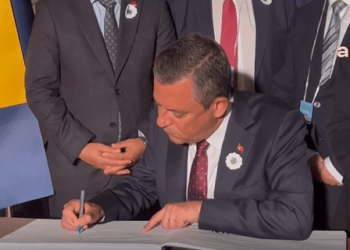 Özgür Özel’den ‘Srebrenitsa’ ziyareti: Unutturmamak için burada olmak gerekiyor