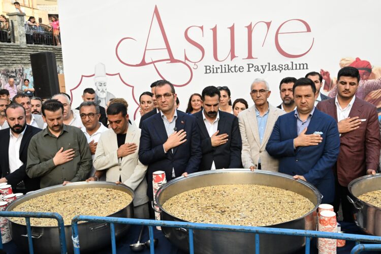 Şişli Belediyesi’nden 17 bin kişiye aşure ikramı