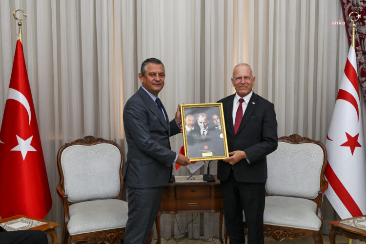 Özgür Özel: “Kıbrıs’ı kardeş vatan olarak görüyoruz”