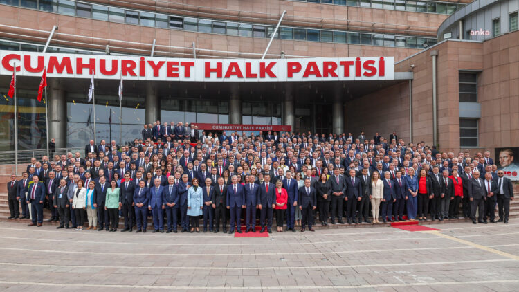 CHP’li belediyelerde “Emekli Halk Kart” uygulaması için tarih belli oldu