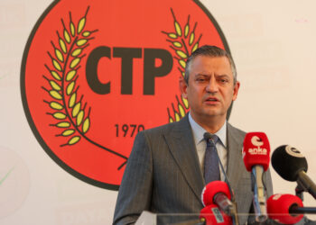 Özgür Özel KKTC’de: “Kıbrıs halkının çözüme yönelik iradesinin her zaman arkasında olduk”