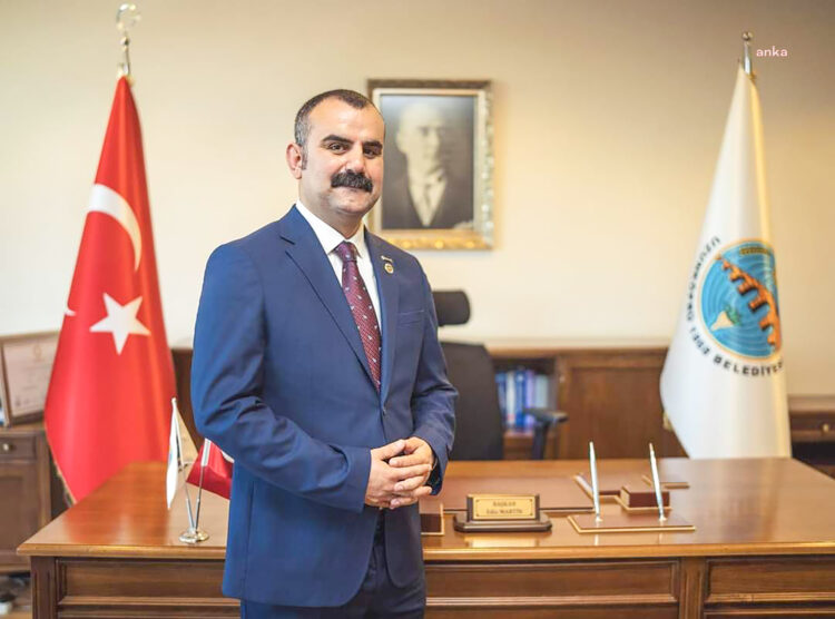 Ediz Martin İYİ Parti’den istifa ettiğini ve CHP’ye katılacağını açıkladı