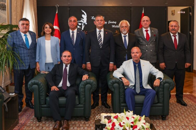 Birleşik Kamu-İş Konfederasyonu CHP Genel Başkanı Özel ile görüştü