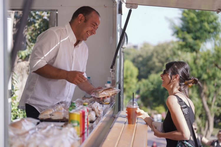 Şişli Belediyesi’nin gezici ‘Kent Kafe’si hizmete girdi