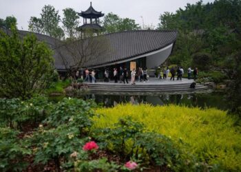 Çin’in Chengdu kenti ile Milano arasında direkt uçuşlar başladı