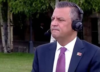 Özgür Özel, 15 Temmuz gecesi yaşadıklarını anlattı: ‘O gece siyasi parti ayrımı yoktu’