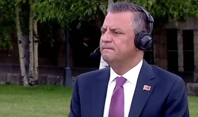 Özgür Özel, 15 Temmuz gecesi yaşadıklarını anlattı: ‘O gece siyasi parti ayrımı yoktu’