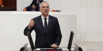 Kayıhan Pala: “Sağlık Bakanlığının uyuşturucuyla mücadele eylem planı nedir”