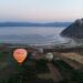 Salda Gölü’nde balon uçuşları başladı