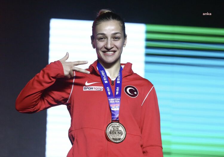 Buse Naz Çakıroğlu gümüş madalya kazandı