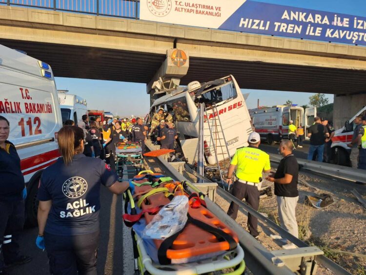 Ankara’da yolcu otobüsü kaza yaptı: 9 ölü, 26 yaralı