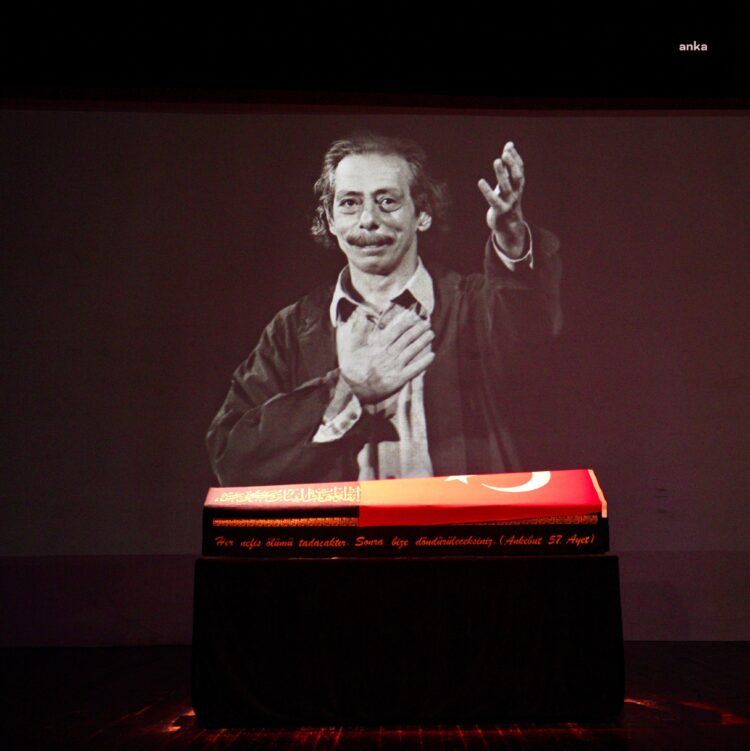 Genco Erkal için Harbiye Muhsin Ertuğrul Sahnesi’nde tören düzenlendi