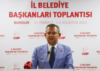Özgür Özel: “Bu mesele artık belediyecilik meselesi olmaktan çıktı”
