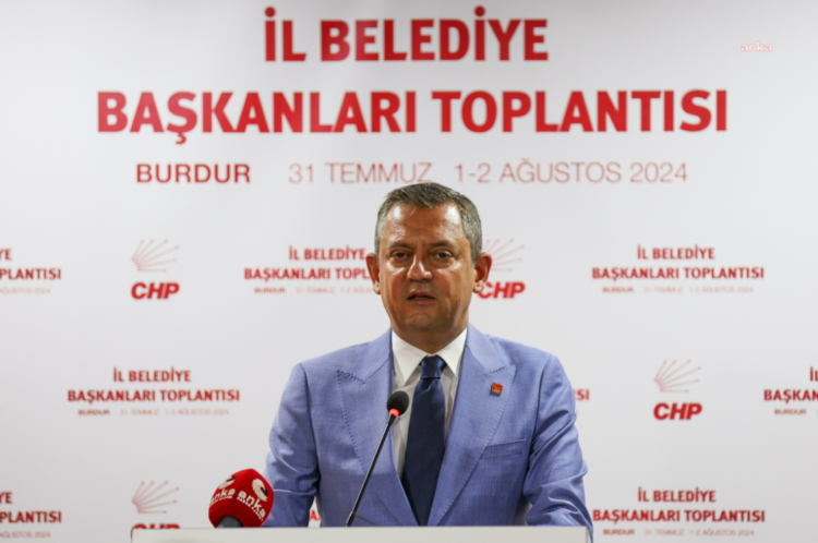 Özgür Özel: “Bu mesele artık belediyecilik meselesi olmaktan çıktı”