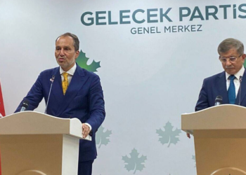 Erbakan’dan AKP’ye eleştiri: “Türkiye’nin en hızlı eriyen partisi”