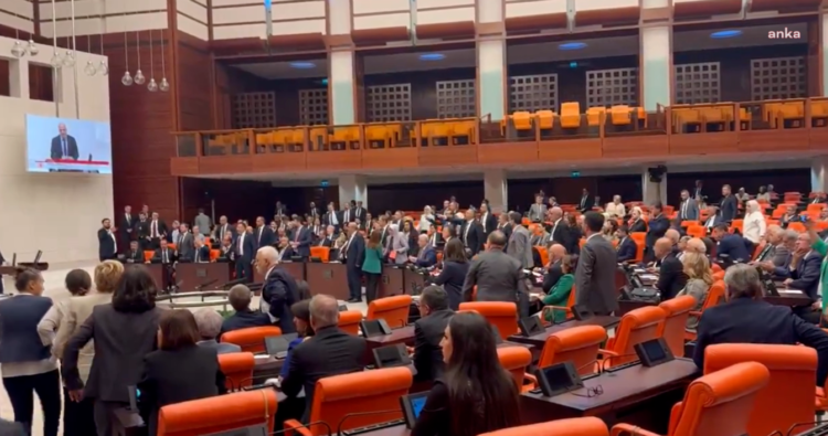 Siyasilerden TBMM’deki muhalefet milletvekillerine yönelik saldırıya tepki