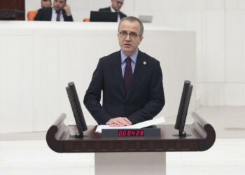 CHP’li Konuralp: “Instagram’a erişim engeli kabul edilemez”