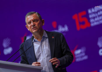 Kadın Kolları Kurultayı’nda konuşan Özel: “Ayağa kalkın ve bu partiyi iktidar yapın”