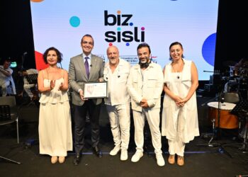 ‘Biz Şişli’ Kardeş Türküler konseriyle başladı