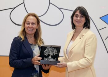 TEV’den Üsküdarlı gençlere destek