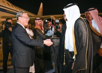 Çin Başbakanı: Suudi Arabistan ile kalkınma stratejilerinin daha uyumlu hale gelmesini istiyoruz