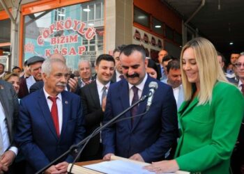 İYİ Parti’den istifa eden Uzunköprü Belediye Başkanı, CHP’ye katıldı