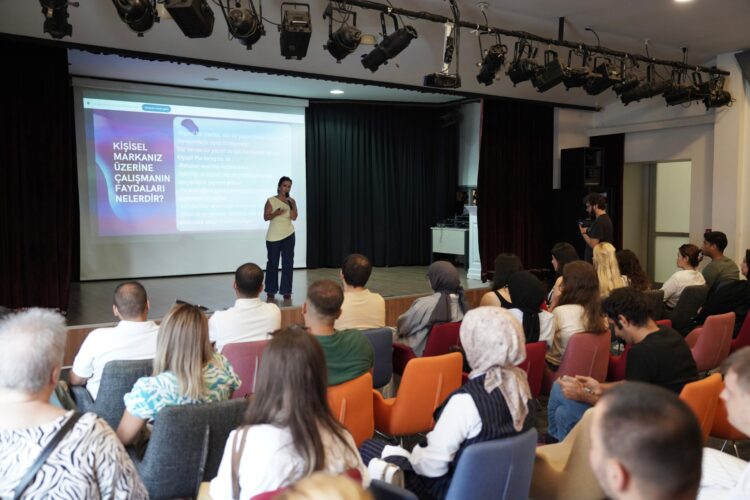 Beyoğlu’nda ‘Kariyer Fırsatları Buluşması’ düzenlendi