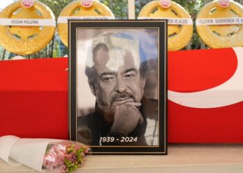 Usta gazeteci Güneri Cıvaoğlu son yolculuğuna uğurlandı