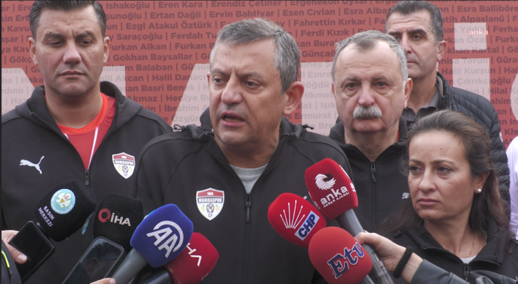 Özel’den Erdoğan’a: Bıçak kemiğe dayanmışken, çıldırmamak elde değil