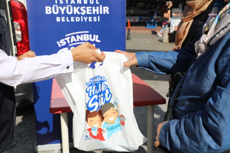 İBB, Dünya Okul Sütü Günü’nde 39 ilçede 70 bin 38 paket süt dağıttı
