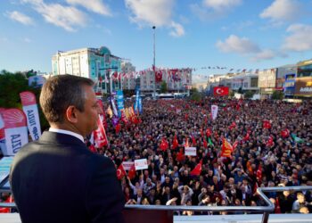 Esenyurt, başkanına sahip çıktı!