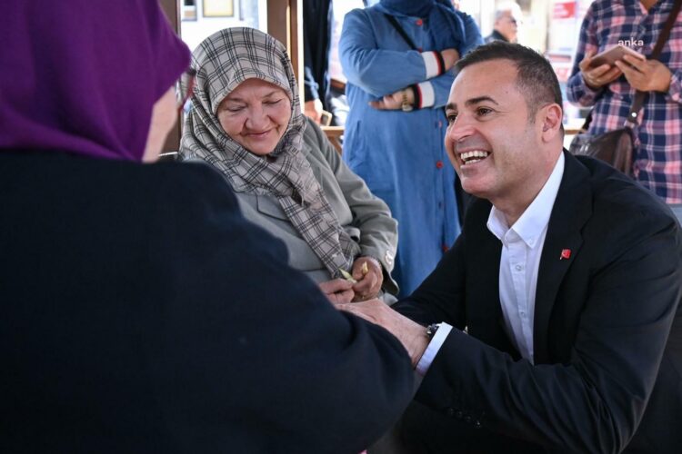 Balıkesir Büyükşehir Belediye Başkanı Akın, İvrindi sakinleriyle buluştu