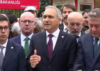CHP heyeti TBMM’den MEB önüne yürüdü…