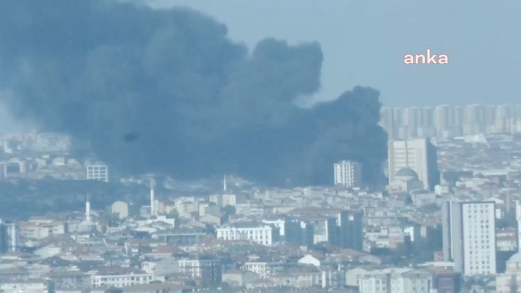 Gaziosmanpaşa’da fabrika deposunda yangın