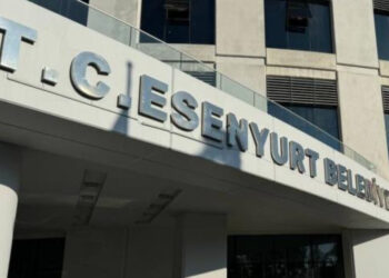 Esenyurt Belediyesi polis ablukasında