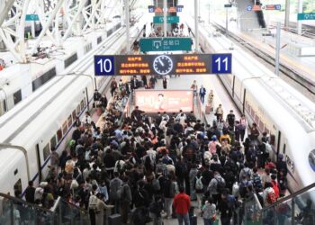 Çin’de Ulusal Gün tatili sonrası dönüş yoğunluğu yaşanıyor