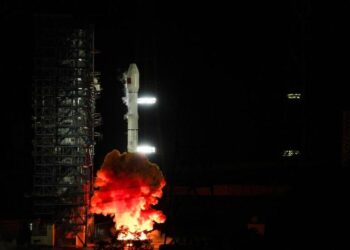 Çin, uzaya yeni bir yüksek yörünge internet hizmetleri uydusu gönderdi