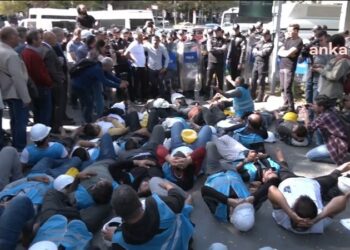 Fernas işçilerine Bakanlık önünde polis engeli