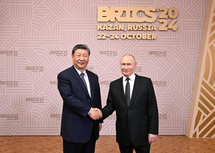 Xi, BRICS Zirvesi için gittiği Kazan’da Rusya Devlet Başkanı Putin ile görüştü