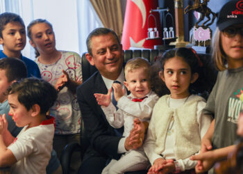 Özgür Özel’den Çocuk Hakları günü mesajı
