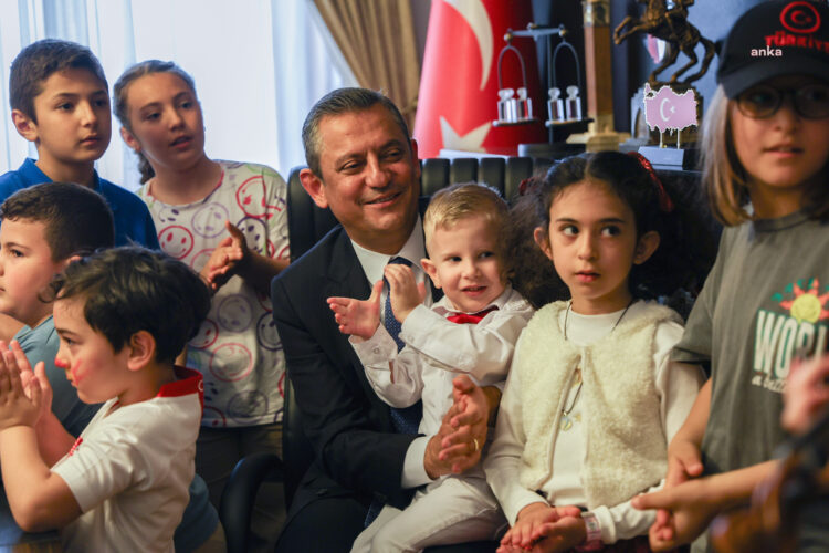 Özgür Özel’den Çocuk Hakları günü mesajı