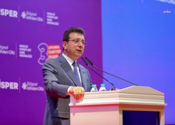 İmamoğlu: Gençliğin başını öne eğmesi, umutsuzluğa kapılması gerçek beka meselesidir