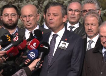 Özel, ölüm yıl dönümünde Bülent Ecevit’in mezarını ziyaret etti…