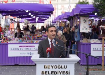 Yeşilçam Sokağı’nda engellenen Kadın El Emeği Pazarı, Şişhane Meydanı’nda açıldı