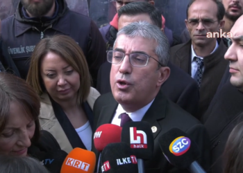 Günaydın: “Türkiye’nin dört bir tarafında demokrasi talebiyle ayaktayız”