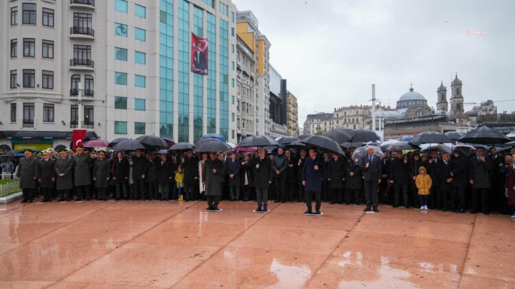 Taksim’de Atatürk’ü anma töreni düzenlendi