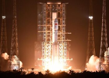 Çin’in atmosfere giren roket parçaları büyük oranda yanarak yok oldu